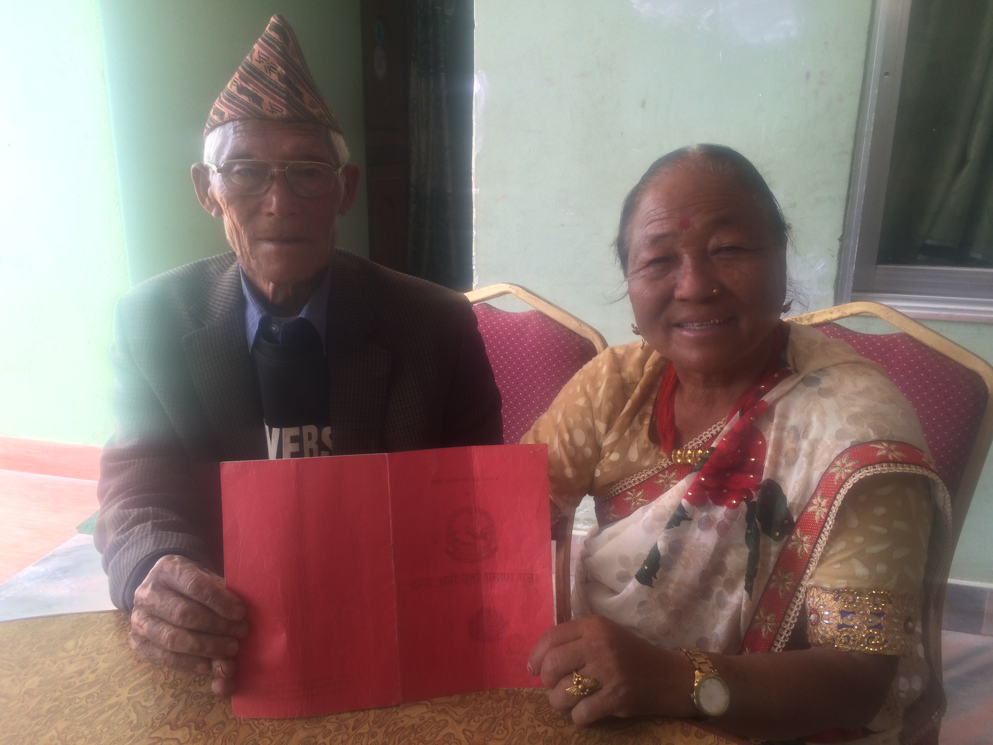 सुनुवार दम्पतीको असल काम, समाजसेवामा चम्काउँदै नाम