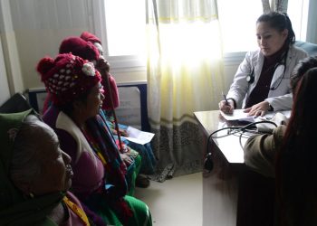 प्रभावकारी बन्दै रामेछापको स्त्री रोग सिविर, महिला भन्छनः ‘भविष्यमा आउने जोखिम समेत टर्‍यो’