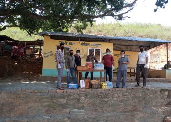 पैदलयात्रीलाई खाजा पनीको जोहो गर्दै नेविसंघ रामेछाप