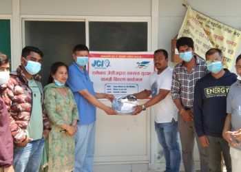 मन्थलीका ४ स्वास्थ्य संस्थालाई रामेछाप जेसीजद्वारा स्वास्थ्य सामाग्री हस्तान्तरण
