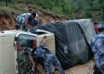 मतपेटिका बोकेको गाडि दुर्घटनामा