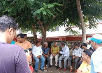 बिद्युत सेवा अनियमित भएको भन्दै कार्यालयमा डेलिगेसन