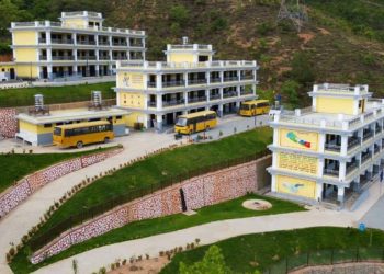 आँखा पाक्ने रोग बढे सँगै मन्थलीका   विद्यालय बन्द