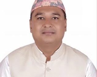 राष्ट्रिय शिक्षा दिवस-२०८० का अबसरमा मन्थली क्यम्पस प्रमुख डा.भरत कुमार श्रेष्ठ  सहित ६ जना बिध्याभुसषक क बाट सम्मानित