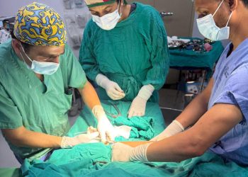 रामेछाप अस्पतालमा भएको शिविरमा ४० जनाको निःशुल्क शल्यक्रिया ४ सय बढिले लिए सेवा