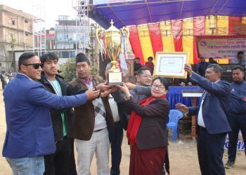 राष्ट्रपति रनिङ्ग शिल्ड मन्थली नगरपालिकाले उचाल्यो