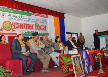  मन्थली बचतले स्थापन दिवसमा दियो ९० जना शेयर सदस्यलाई   विद्युतीय चुलो