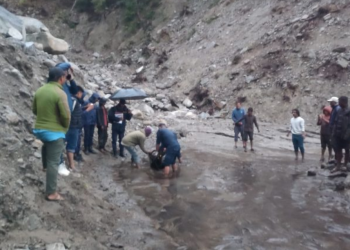 टोकरपुरमा खोलाले बगाउदा बृद्धाको मृत्यू