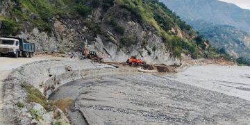 विपी राजमार्ग खुलेपनि मन्थलीबाट पूर्ण रुपमा यातायात सञ्चालन भएन