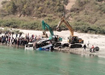 रामेछापमा भएको दुर्घटनामा परि मृत्यु  हुने १२ मध्ये ९ जनाकोे सनाखत ३ जनाको बाँकी