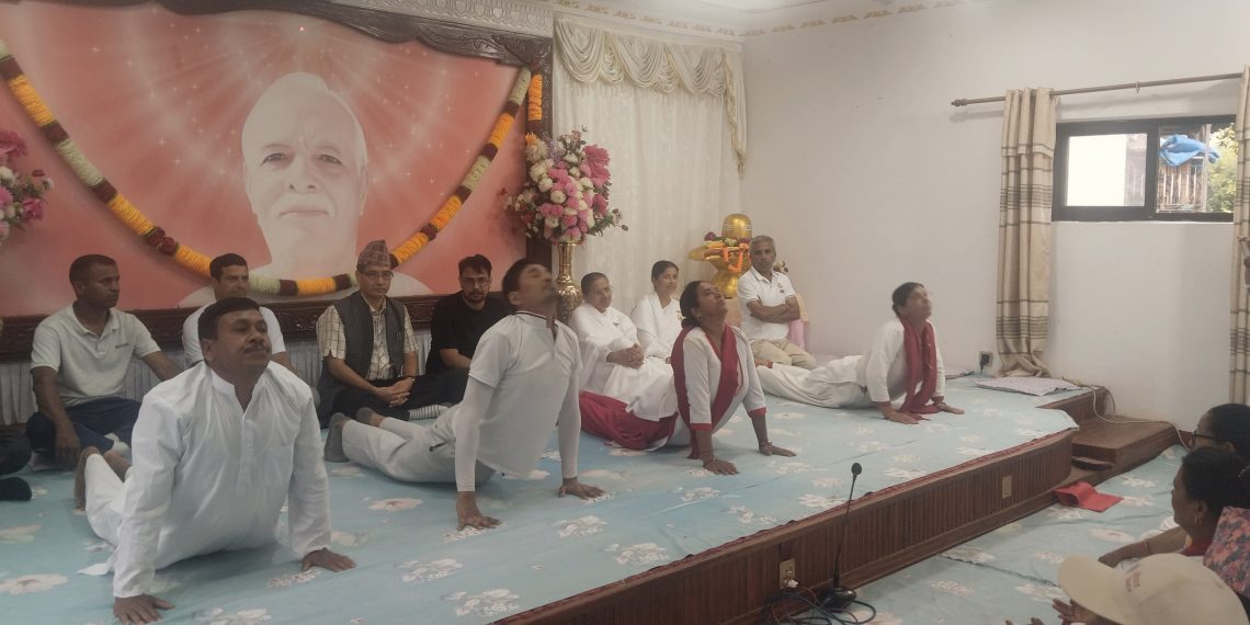 मन्थलीमा योग दिवस मनाइयो